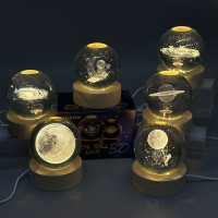Нічник Кристалічна Куля з сонячною системою на дерев'яній підставці (6,0*6,0 см)