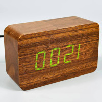 Коричневий