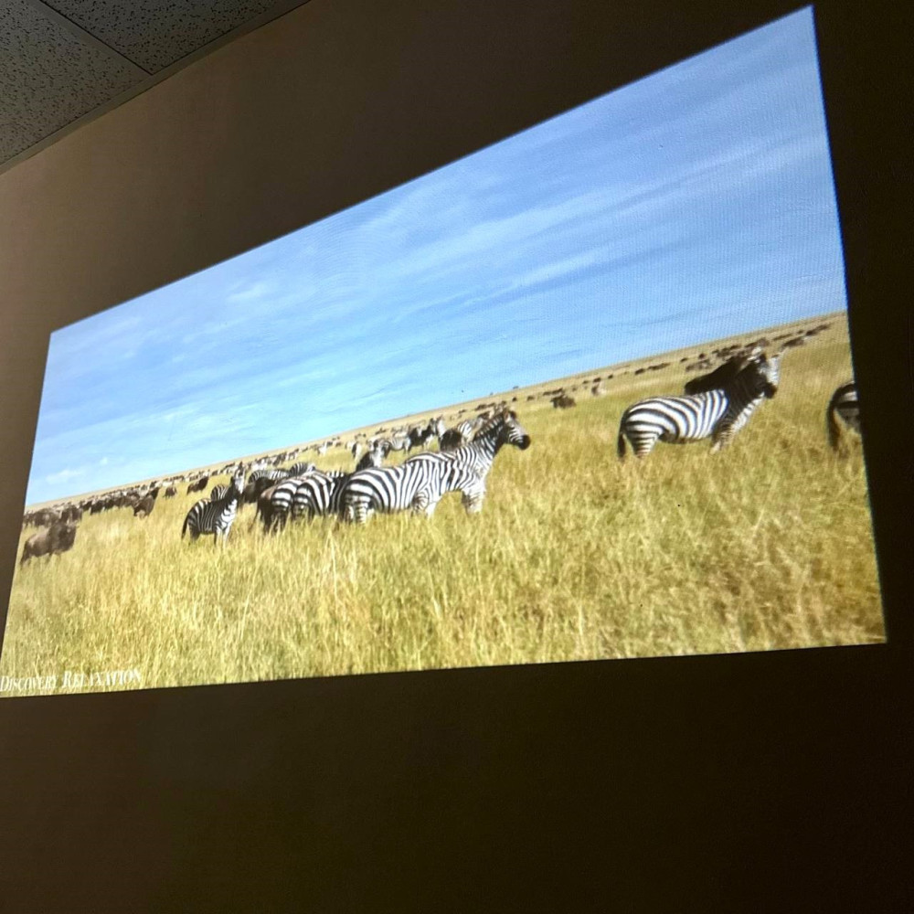 Проектор AMX100 (Android 12,120 lumen, Bluetooth+WiFi, 1280*720P)