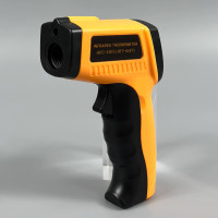 Чорно-помаранчевий