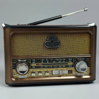 Коричневий