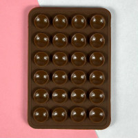 Коричневий