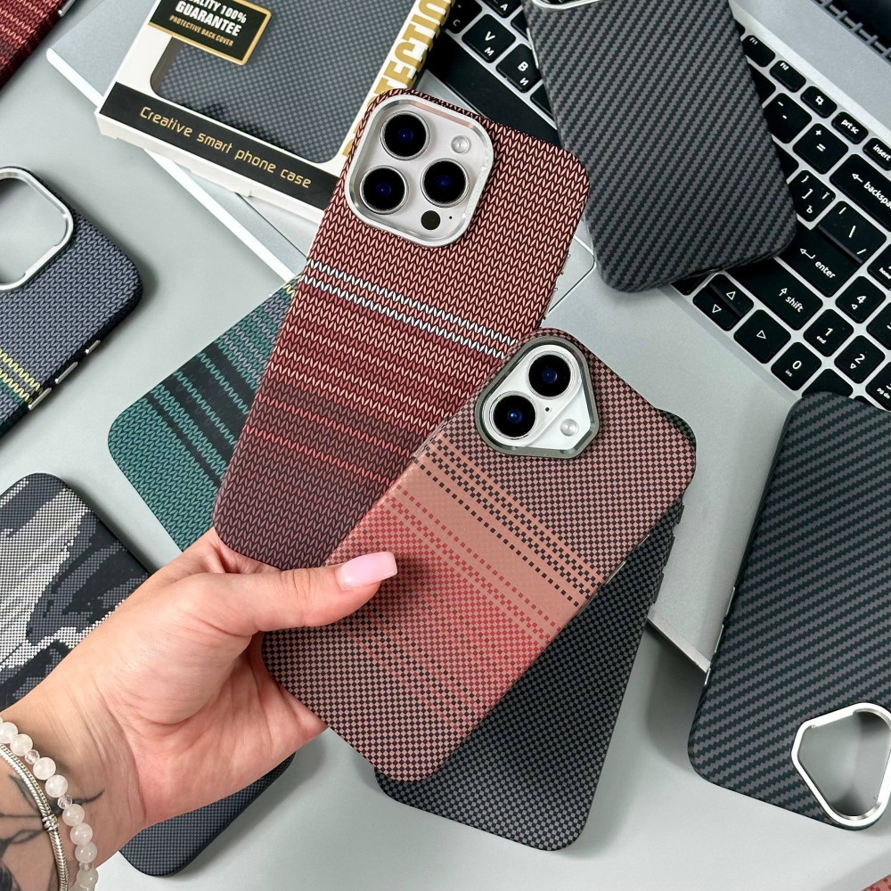 Накладка Elite Carbon Matte BOX Magnetic iP 15