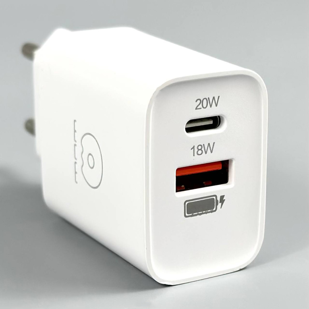 Мережевий зарядний пристрій WUW T101 PD20W+QC3.0 Lightning to Type-C + USB to Type-C