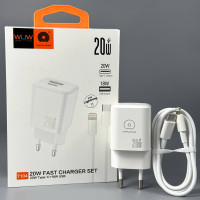 Мережевий зарядний пристрій WUW T104L PD20W+QC3.0 Type-C to Lightning
