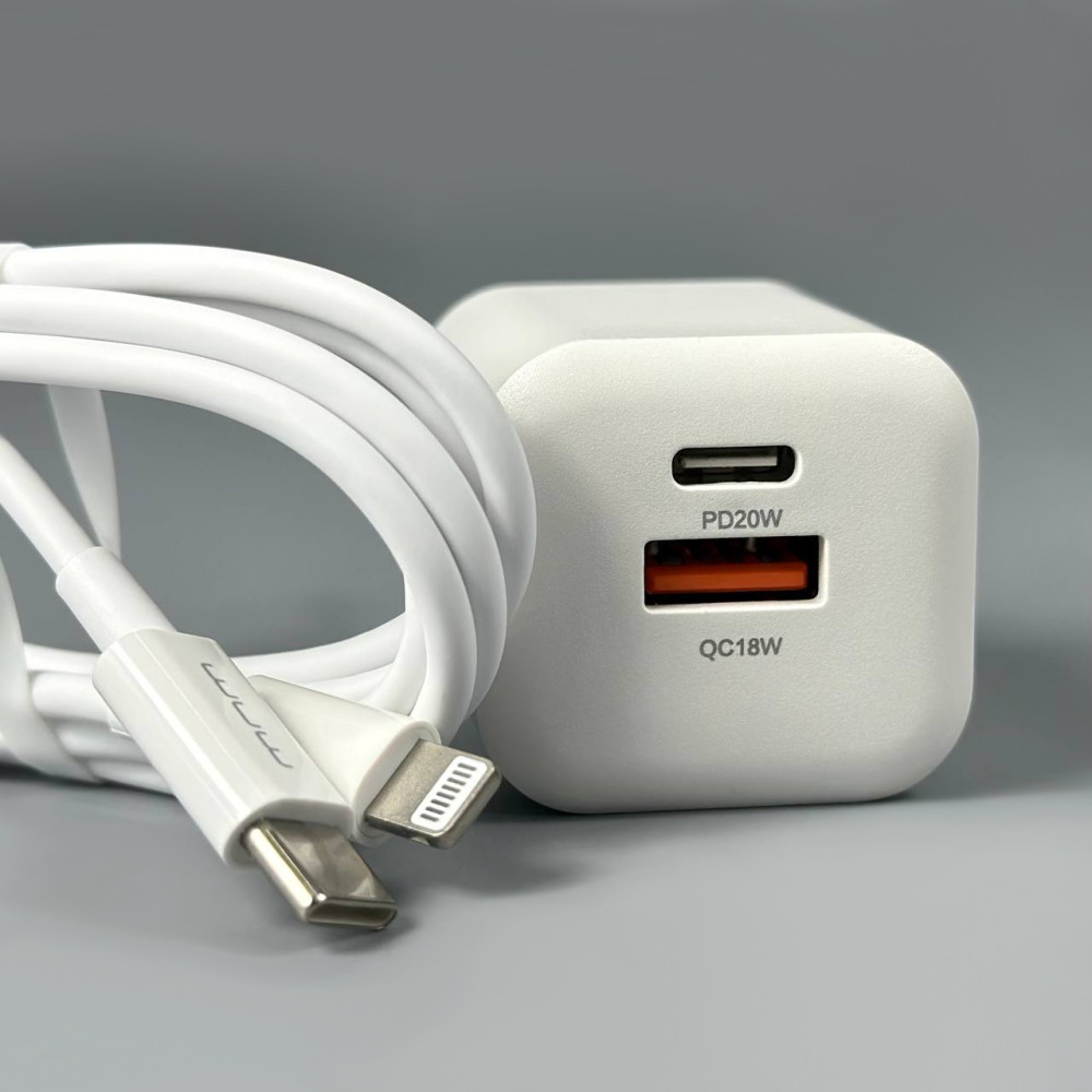 Мережевий зарядний пристрій WUW T104L PD20W+QC3.0 Type-C to Lightning