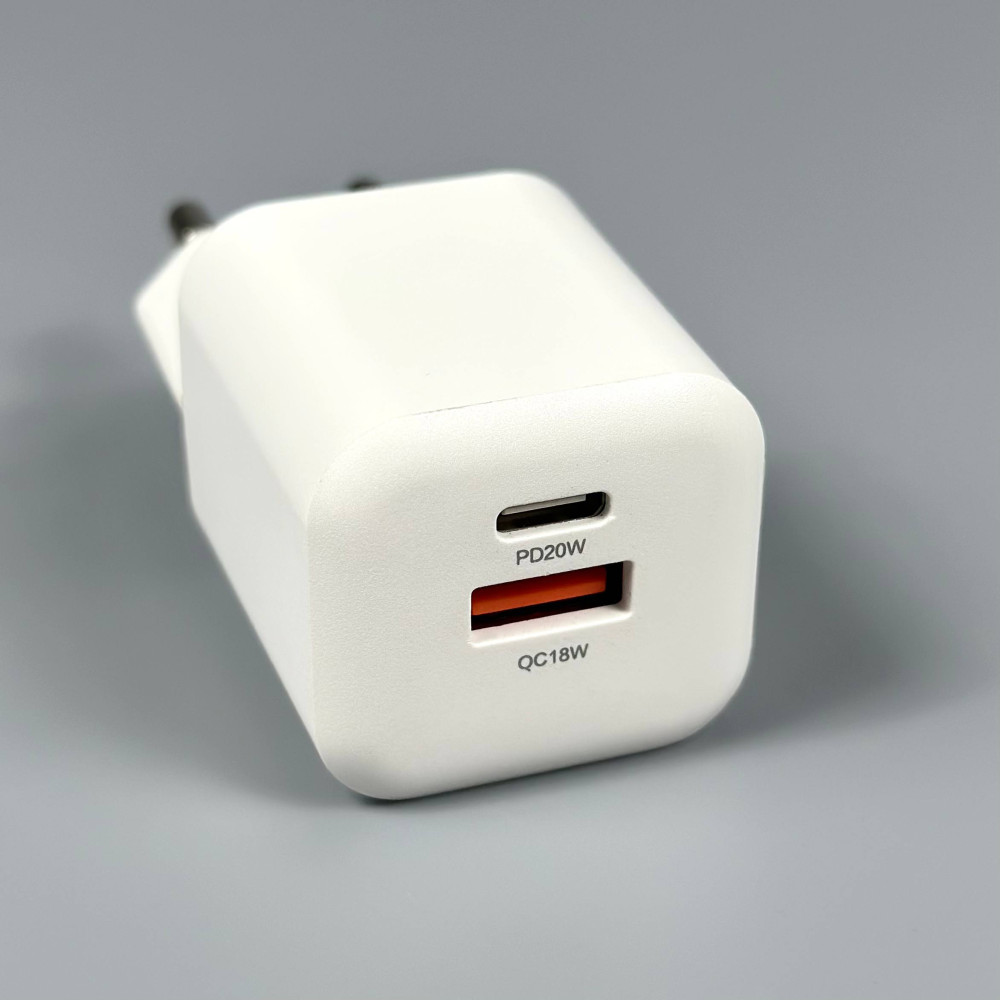 Мережевий зарядний пристрій WUW T104C PD20W+QC3.0 Type-C to Type-C